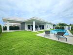 Luxury Villa with Private Pool and Garden, Hua Hin For Sale, ประจวบคีรีขันธ์