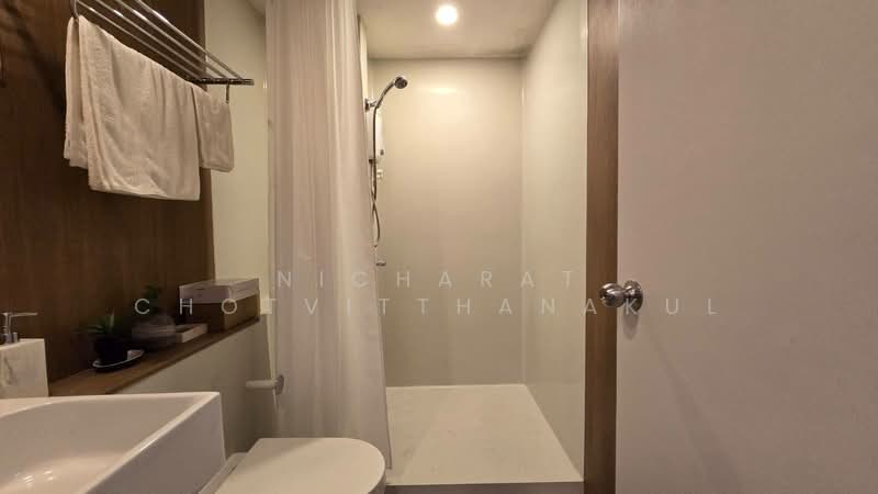 Blossom Condo @ Sathorn-Charoenrat, Bangkok, Charoen Rat Road, Thung Wat Don, Sathon, Bangkok, 1 Bedroom, 30 sqm, Condo For Sale, by Rynnrima Khankaew, 11572344 - DDproperty.com