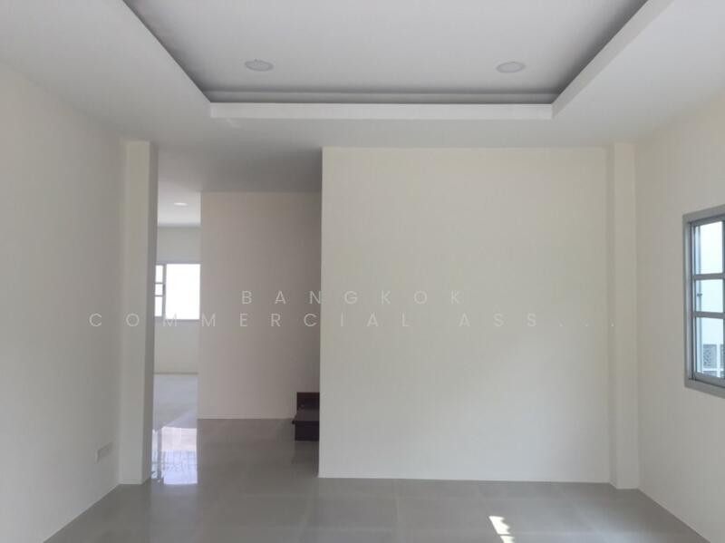 ธารดารา, Chon Buri (Pattaya), Surasak, Si Racha, Chon Buri (Pattaya), 3 Bedrooms, 136 sqm, Single Detached House For Sale, by Bangkok Commercial Asset Management Com, 11573282 - DDproperty.com