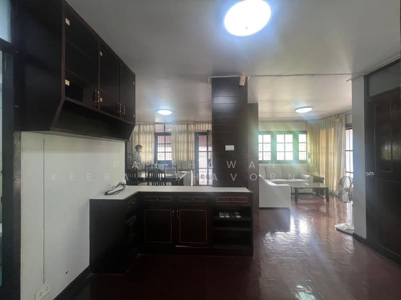 ให้เช่าบ้านเดี่ยว 2 ชั้น ราชเทวี ซอยเพชรบุรี 9, Bangkok, Thanon Phetchaburi, Ratchathewi, Bangkok, 3 Bedrooms, 150 sqm, Single Detached House For Rent, by Panthawan Keeratithavornanan, 11573499 - DDproperty.com