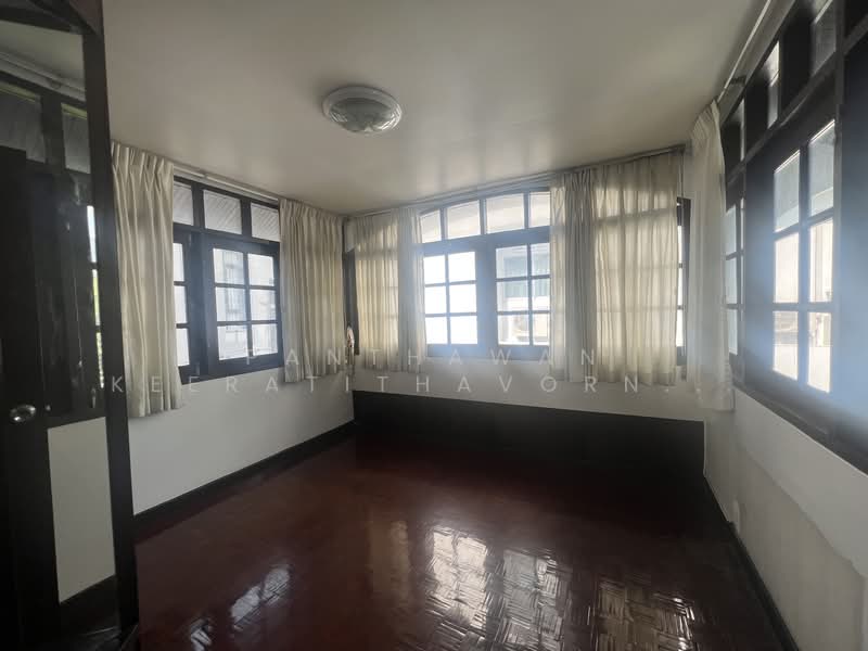 ให้เช่าบ้านเดี่ยว 2 ชั้น ราชเทวี ซอยเพชรบุรี 9, Bangkok, Thanon Phetchaburi, Ratchathewi, Bangkok, 3 Bedrooms, 150 sqm, Single Detached House For Rent, by Panthawan Keeratithavornanan, 11573499 - DDproperty.com