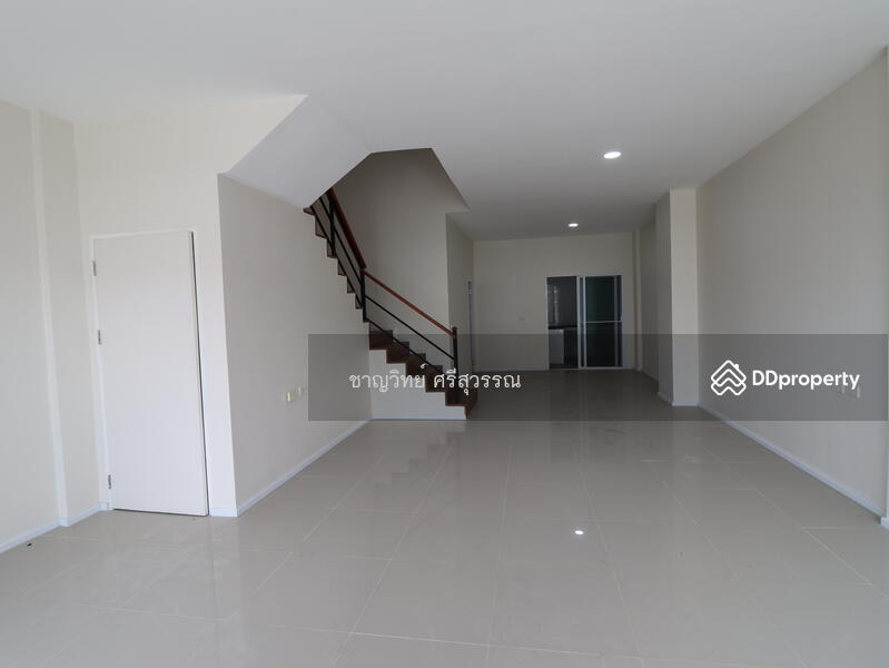 รูปภาพภายในชั้นล่างของบ้าน