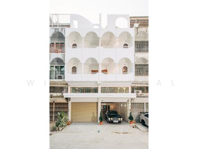 ขาย - อาคารพาณิชย์ 3.5 ชั้น และดาดฟ้า ซอยจรัญฯ 68, นครปฐม