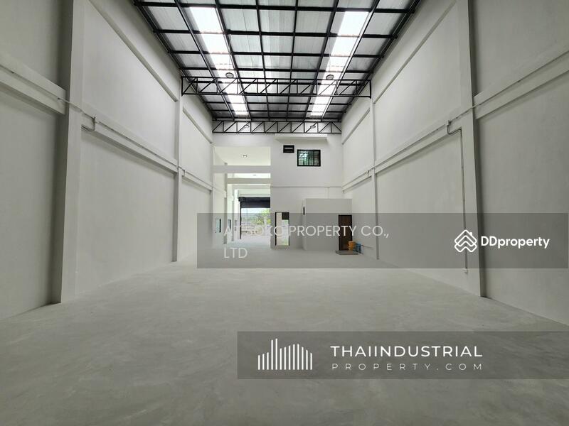 For Sale - Factory or Warehouse 589 sqm for SALE at Khu Khwang, Lat Lum Kaeo, Pathum Thani (ID: AT1763S), Pathum Thani