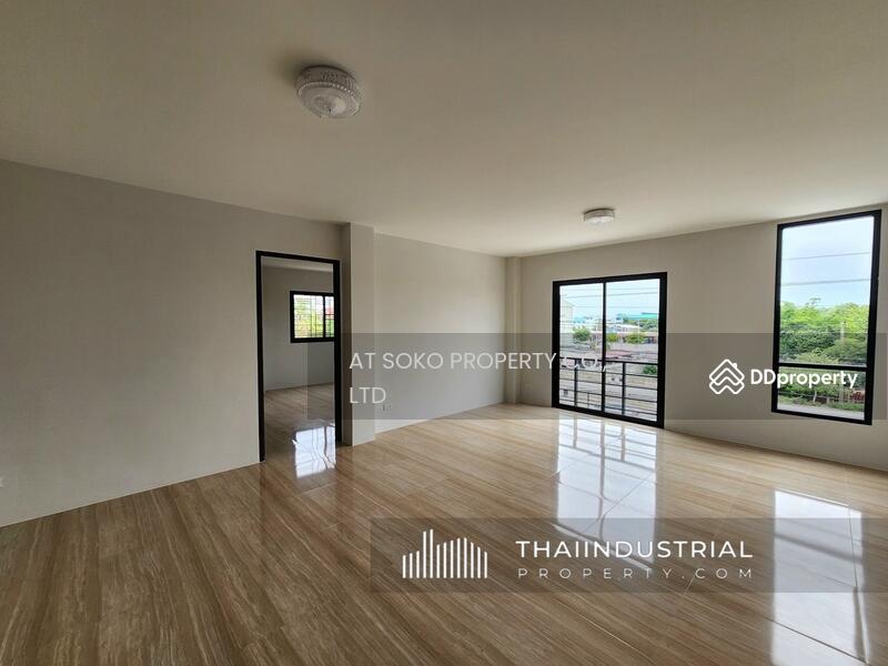 For Sale - Factory or Warehouse 589 sqm for SALE at Khu Khwang, Lat Lum Kaeo, Pathum Thani (ID: AT1763S), Pathum Thani