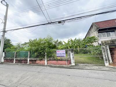 ขาย - ที่ดินเปล่า 101 ตร.ว. มีกำแพงรั้วแล้ว ติดถนน ซอย รัตนาธิเบศร์ 9 - เรวดี 22, นนทบุรี
