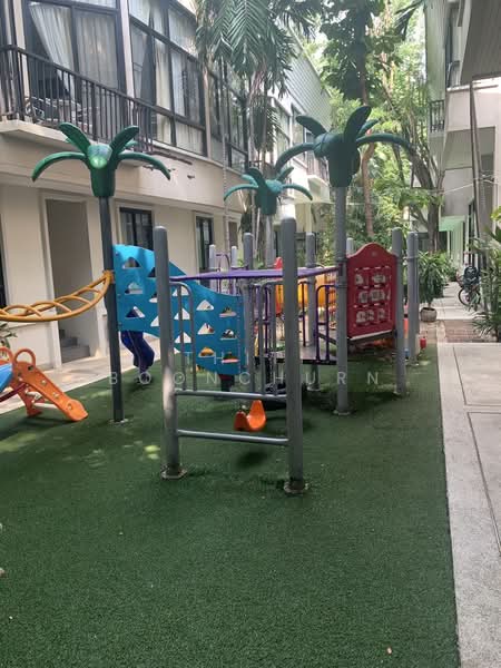 Townhouse, Sukhumvit Soi 36, Near BTS Thong Lo, Bangkok, Phra Kanong, Khlong Toei, Bangkok, 2 Bedrooms, 180 sqm, Townhouse For Rent, by Thiti Boonchurn, 11577109 - DDproperty.com