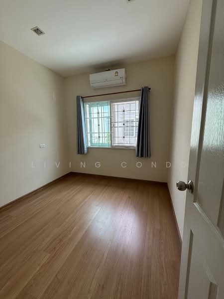 Golden Town Sukhumvit-Bearing Station, Samut Prakan, Soi Tesabansamrongtai 6, Sam Rong, Phra Pra Daeng, Samut Prakan, 4 Bedrooms, 109 sqm, Townhouse For Rent, by Living Condo, 11578797 - DDproperty.com