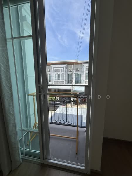 Golden Town Sukhumvit-Bearing Station, Samut Prakan, Soi Tesabansamrongtai 6, Sam Rong, Phra Pra Daeng, Samut Prakan, 4 Bedrooms, 109 sqm, Townhouse For Rent, by Living Condo, 11578797 - DDproperty.com