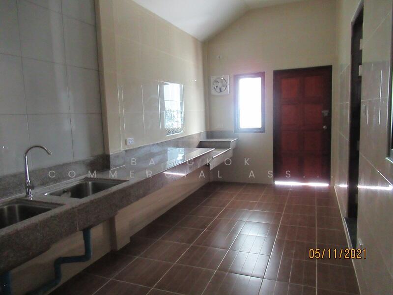 ขาย - อัญชนา, กระบี่