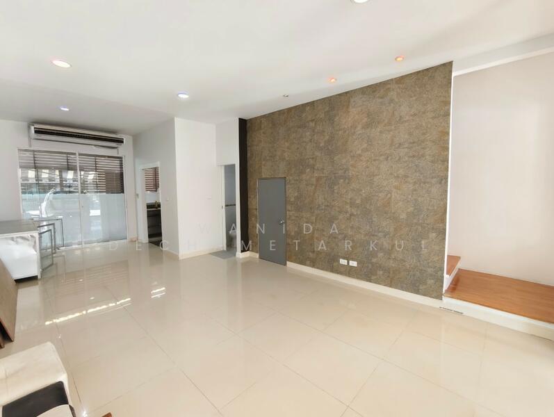 ให้เช่า - Baan Klang Muang S-Sense Srinakarin : บ้านกลางเมือง เอส เซนต์ ศรีนครินทร์, กรุงเทพ