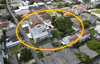 ขาย - ขาย บ้าน ถนนสุขุมวิท (ใกล้สถานี BTS ทองหล่อ-เอกมัย) 487 ตร.ว. พื้นที่อาคาร 2800 ตร.ม. 7 ชั้น มีลิฟท์, กรุงเทพ