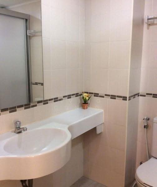 Lumpini Ville Ramkhamhaeng 26, Bangkok, Soi Ramkamhang 26, Huamark Road, Hua Mak, Bang Kapi, Bangkok, 1 Bedroom, 32 sqm, Condo For Sale, by Living Condo, 11583954 - DDproperty.com