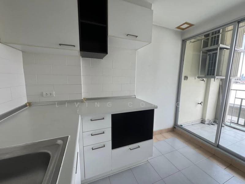 Lumpini Ville Ramkhamhaeng 26, Bangkok, Soi Ramkamhang 26, Huamark Road, Hua Mak, Bang Kapi, Bangkok, 1 Bedroom, 32 sqm, Condo For Sale, by Living Condo, 11583954 - DDproperty.com