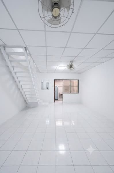 **For Sale: Townhouse in Nakhon Pathom**, Nakhon Pathom, 51 เทศา, Huai Chorakhe, Muang Nakhon Pathom, Nakhon Pathom, 2 Bedrooms, 25 sqm, Townhouse For Sale, by เพชรรัตน์ มณีนุษย์, 11584850 - DDproperty.com