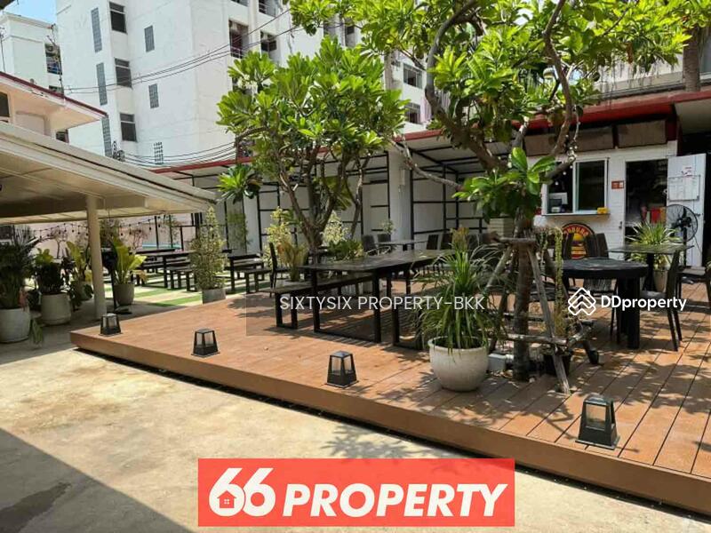 For Sale - Commercial/Shophouse for Sale in the heart of Prakhanong, Bangkok
