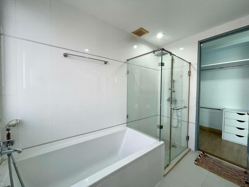 Thru Thonglor, Bangkok, Petchaburi Road, Bang Kapi, Huai Khwang, Bangkok, 2 Bedrooms, 66 sqm, Condo For Rent, by Satayu Kantasa, 11586581 - DDproperty.com
