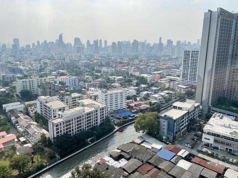 Thru Thonglor, Bangkok, Petchaburi Road, Bang Kapi, Huai Khwang, Bangkok, 2 Bedrooms, 66 sqm, Condo For Rent, by Satayu Kantasa, 11586581 - DDproperty.com