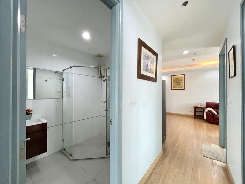 Thru Thonglor, Bangkok, Petchaburi Road, Bang Kapi, Huai Khwang, Bangkok, 2 Bedrooms, 67 sqm, Condo For Rent, by Satayu Kantasa, 11586581 - DDproperty.com