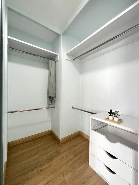 Thru Thonglor, Bangkok, Petchaburi Road, Bang Kapi, Huai Khwang, Bangkok, 2 Bedrooms, 67 sqm, Condo For Rent, by Satayu Kantasa, 11586581 - DDproperty.com