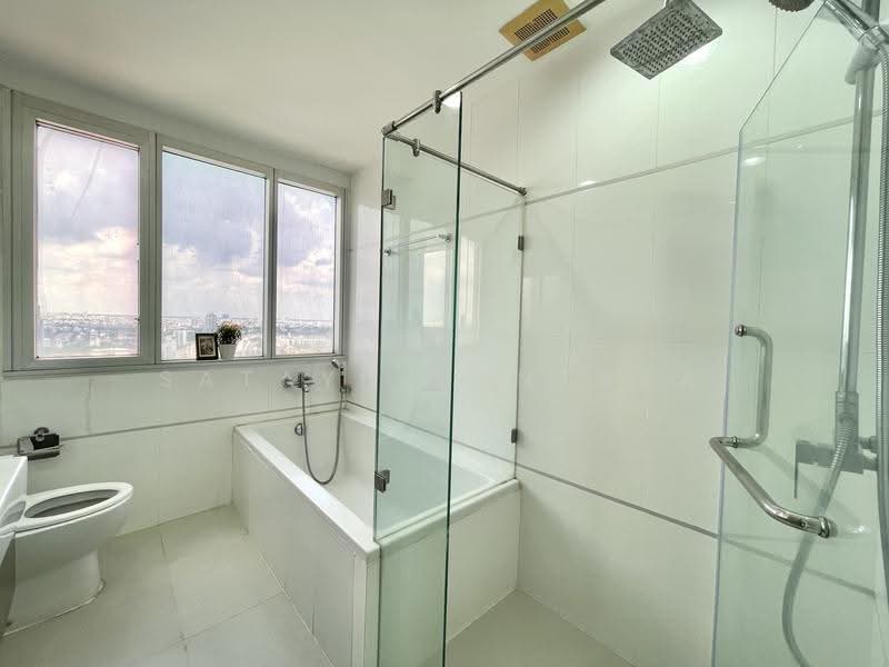 Thru Thonglor, Bangkok, Petchaburi Road, Bang Kapi, Huai Khwang, Bangkok, 2 Bedrooms, 67 sqm, Condo For Rent, by Satayu Kantasa, 11586581 - DDproperty.com