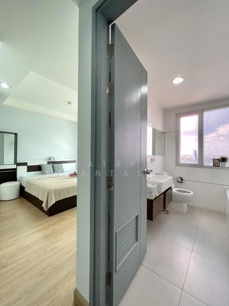 Thru Thonglor, Bangkok, Petchaburi Road, Bang Kapi, Huai Khwang, Bangkok, 2 Bedrooms, 67 sqm, Condo For Rent, by Satayu Kantasa, 11586581 - DDproperty.com