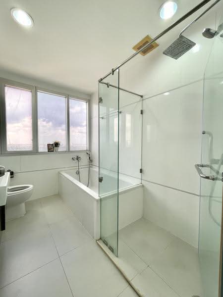 Thru Thonglor, Bangkok, Petchaburi Road, Bang Kapi, Huai Khwang, Bangkok, 2 Bedrooms, 67 sqm, Condo For Rent, by Satayu Kantasa, 11586581 - DDproperty.com