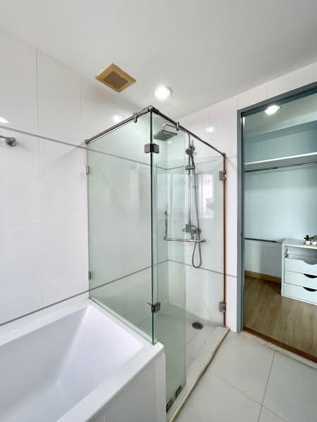 Thru Thonglor, Bangkok, Petchaburi Road, Bang Kapi, Huai Khwang, Bangkok, 2 Bedrooms, 67 sqm, Condo For Rent, by Satayu Kantasa, 11586581 - DDproperty.com