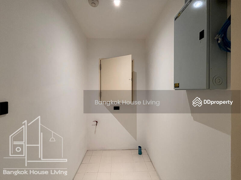 For Rent - The Pentacles, Bangkok