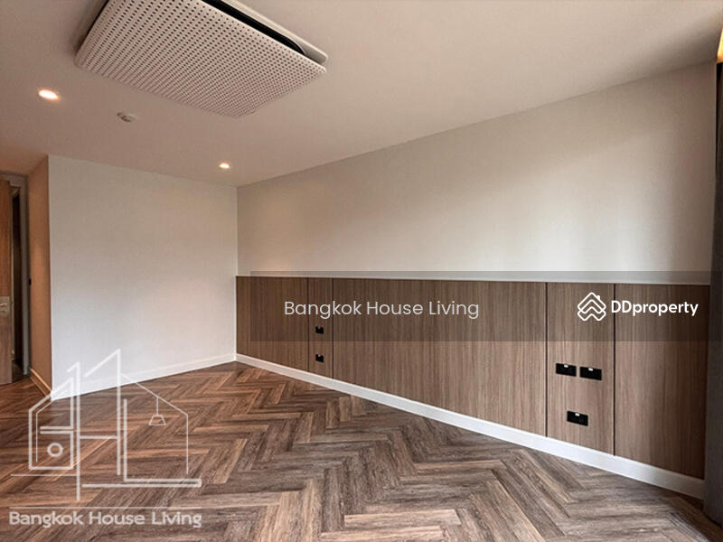 For Rent - The Pentacles, Bangkok