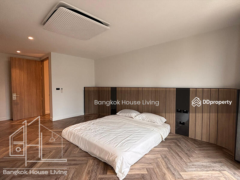 For Rent - The Pentacles, Bangkok