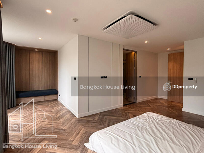 For Rent - The Pentacles, Bangkok