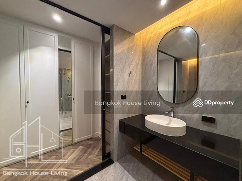 For Rent - The Pentacles, Bangkok