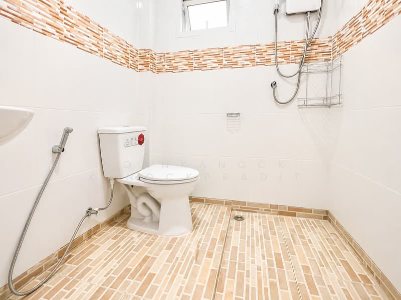 บ้านแฝด วรุณนิเวศน์, Chiang Mai, Pa Daet, Muang Chiang Mai, Chiang Mai, 2 Bedrooms, 150 sqm, Townhouse For Sale, by Kornkanock Kanockpradit, 11589838 - DDproperty.com