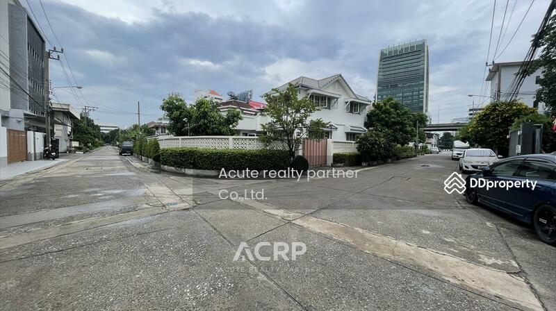 For Rent - House with land for rent, size 1 rai 230 sq.wa, Vibhavadi 18, Bangkok