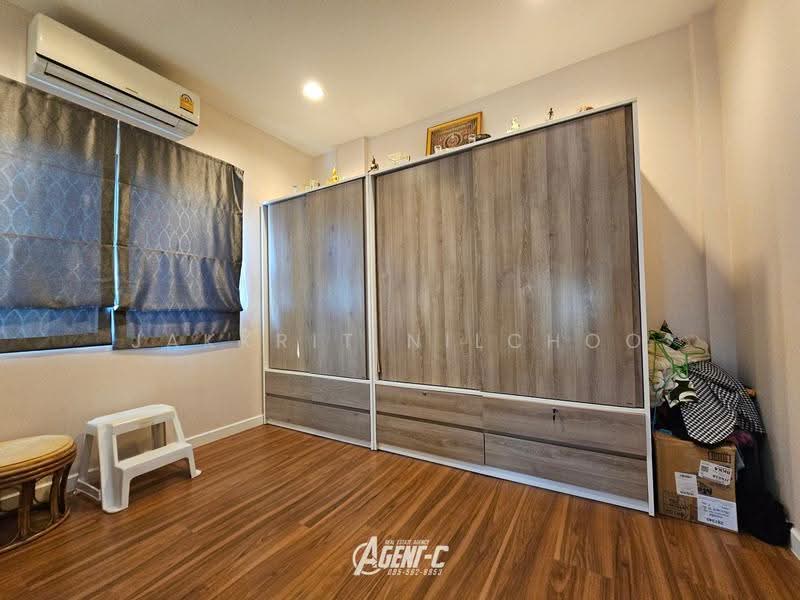 บ้านแฝด 3ชั้น โชคชัย 4 ลาดพร้าว 71, Bangkok, Lat Phrao, Bangkok, 6 Bedrooms, 320 sqm, Townhouse For Sale, by Jakkrit Nilchoo, 11592437 - DDproperty.com