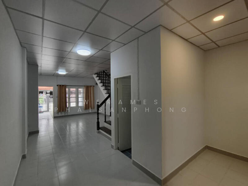 For Sale - ขาย ทาวน์โฮม ถนนบางกรวย-ไทรน้อย ในทำเล ศิริวรรณ ชวนชม - รีโนเวทใหม่ พร้อมอยู่ 3 ห้องนอน 2 ห้องน้ำ, Nonthaburi