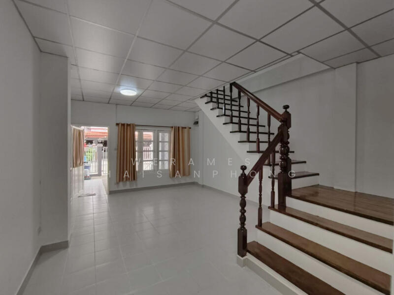 For Sale - ขาย ทาวน์โฮม ถนนบางกรวย-ไทรน้อย ในทำเล ศิริวรรณ ชวนชม - รีโนเวทใหม่ พร้อมอยู่ 3 ห้องนอน 2 ห้องน้ำ, Nonthaburi