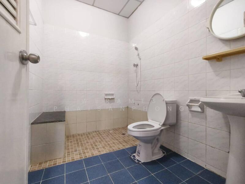 For Sale - ขาย ทาวน์โฮม ถนนบางกรวย-ไทรน้อย ในทำเล ศิริวรรณ ชวนชม - รีโนเวทใหม่ พร้อมอยู่ 3 ห้องนอน 2 ห้องน้ำ, Nonthaburi