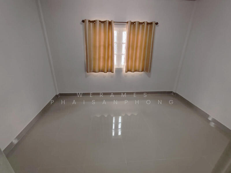 For Sale - ขาย ทาวน์โฮม ถนนบางกรวย-ไทรน้อย ในทำเล ศิริวรรณ ชวนชม - รีโนเวทใหม่ พร้อมอยู่ 3 ห้องนอน 2 ห้องน้ำ, Nonthaburi