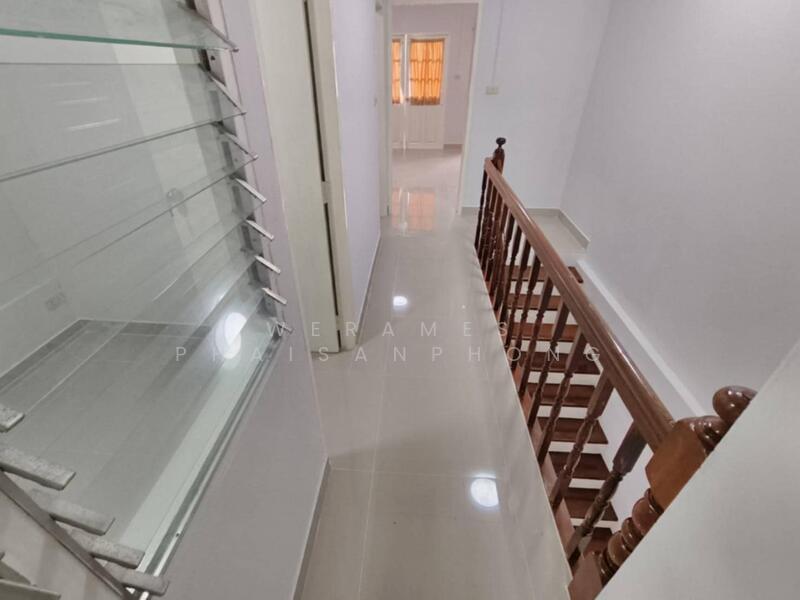 For Sale - ขาย ทาวน์โฮม ถนนบางกรวย-ไทรน้อย ในทำเล ศิริวรรณ ชวนชม - รีโนเวทใหม่ พร้อมอยู่ 3 ห้องนอน 2 ห้องน้ำ, Nonthaburi