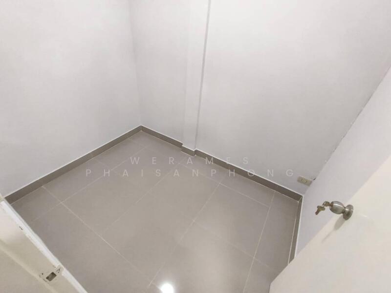 For Sale - ขาย ทาวน์โฮม ถนนบางกรวย-ไทรน้อย ในทำเล ศิริวรรณ ชวนชม - รีโนเวทใหม่ พร้อมอยู่ 3 ห้องนอน 2 ห้องน้ำ, Nonthaburi