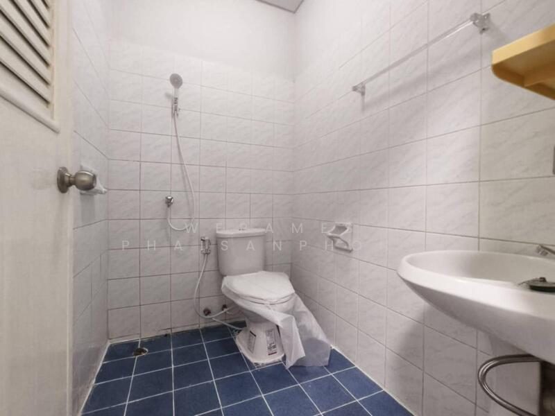 For Sale - ขาย ทาวน์โฮม ถนนบางกรวย-ไทรน้อย ในทำเล ศิริวรรณ ชวนชม - รีโนเวทใหม่ พร้อมอยู่ 3 ห้องนอน 2 ห้องน้ำ, Nonthaburi