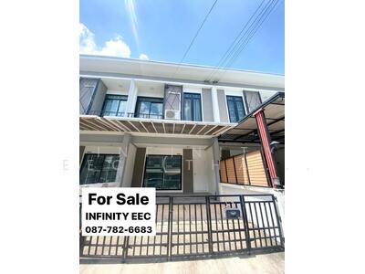 For Sale - ขายทาวน์โฮมสไตล์โมเดิร์น ราคาถูก ในศรีราชา เข้าออกได้หลายเส้นทาง หมู่บ้านThe Central 3 (In1), Chon Buri