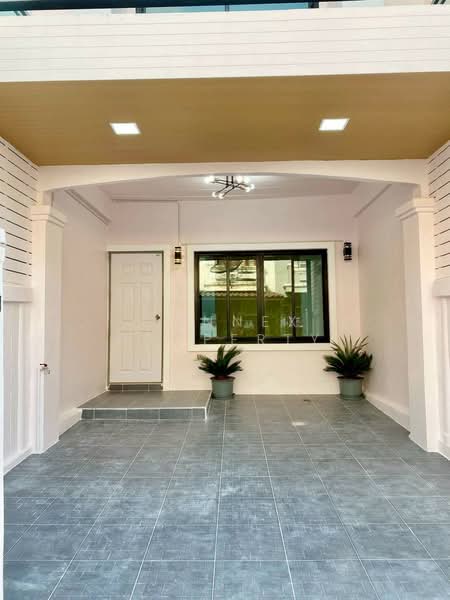 Baan Narisa Baan Kluay-Sai Noi : บ้านนริศา บ้านกล้วย-ไทรน้อย, นนทบุรี, ถนนบ้านกล้วย-ไทรน้อย, พิมลราช, บางบัวทอง, นนทบุรี, 136 ตร.ม., ทาวน์เฮ้าส์ ขาย, โดย Connex Property, 11596725 - DDproperty.com