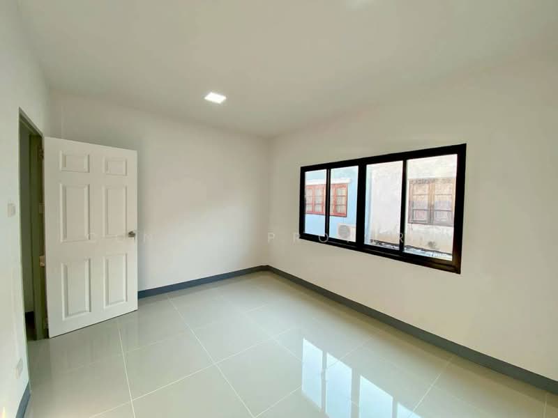 For Sale - Baan Narisa Baan Kluay-Sai Noi, Nonthaburi