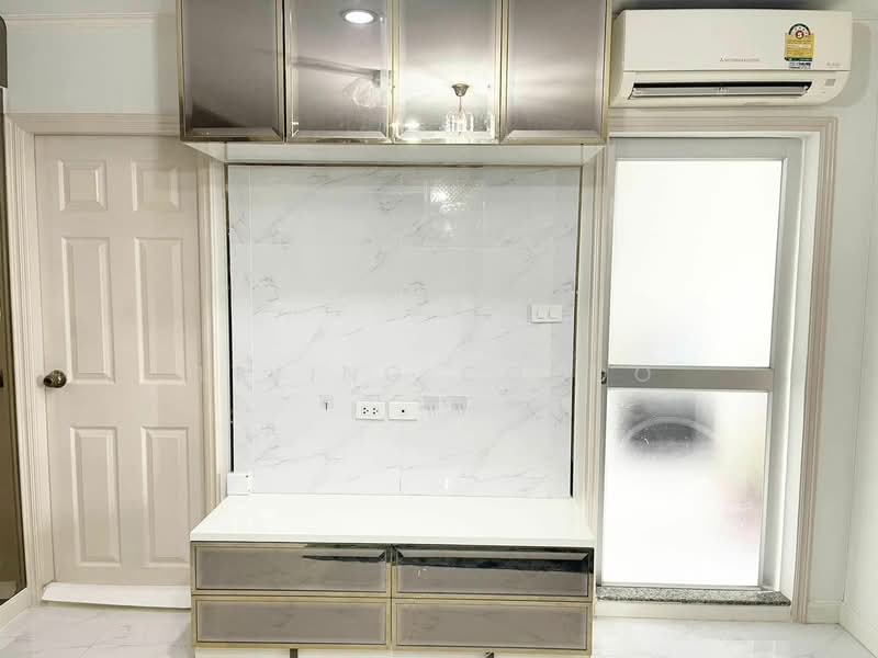 Lumpini Ville Ramkhamhaeng 44, Bangkok, Ramkamhang Road, Hua Mak, Bang Kapi, Bangkok, 1 Bedroom, 36 sqm, Condo For Sale, by Living Condo, 11598257 - DDproperty.com