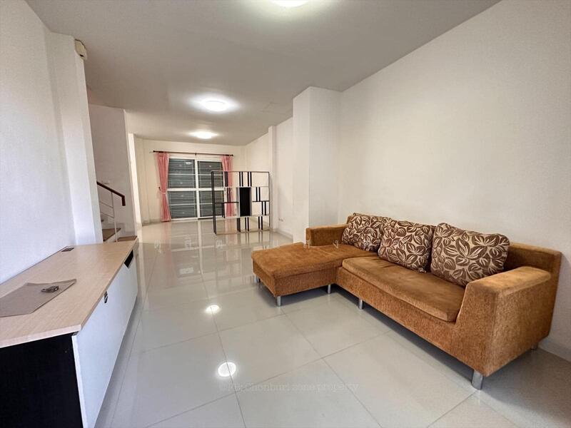ให้เช่าทาวน์โฮม เดอะเซ็นทรัล2 อัสสัมชัญ ศรีราชา, Chon Buri (Pattaya), Surasak, Si Racha, Chon Buri (Pattaya), 3 Bedrooms, 60 sqm, Townhouse For Rent, by Dusit Saengfa, 11599132 - DDproperty.com