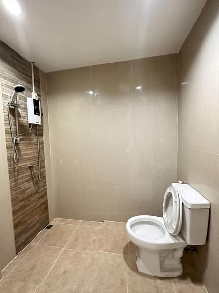 ให้เช่าทาวน์โฮม เดอะเซ็นทรัล2 อัสสัมชัญ ศรีราชา, Chon Buri (Pattaya), Surasak, Si Racha, Chon Buri (Pattaya), 3 Bedrooms, 60 sqm, Townhouse For Rent, by Dusit Saengfa, 11599132 - DDproperty.com