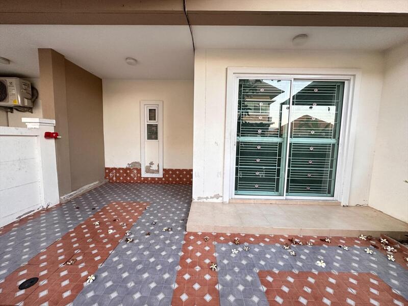ให้เช่าทาวน์โฮม เดอะเซ็นทรัล2 อัสสัมชัญ ศรีราชา, Chon Buri (Pattaya), Surasak, Si Racha, Chon Buri (Pattaya), 3 Bedrooms, 60 sqm, Townhouse For Rent, by Dusit Saengfa, 11599132 - DDproperty.com